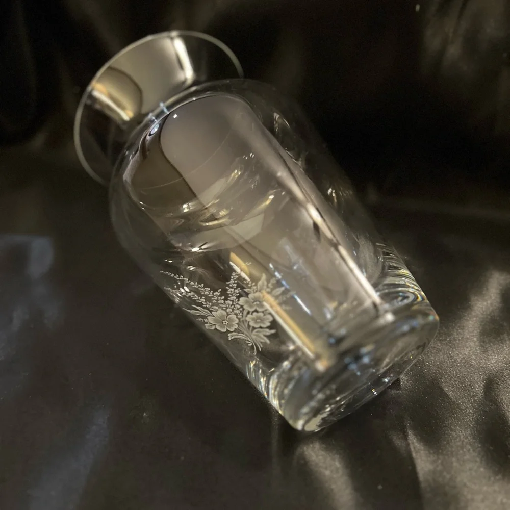 EUC~ Vintage Avon Fine Lead Crystal Vase.